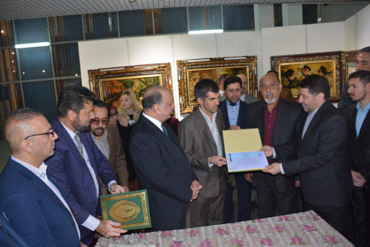 دانشجویان مرکز آموزش علمی- کاربردی بهزیستی خراسان شمالی در نمایشگاه هنرهای دستی بغداد شرکت کردند.