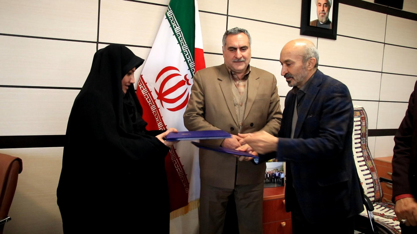 دانشگاه جامع_علمی کاربردی خراسان شمالی و مرکز ملی فرش ایران  تفاهم نامه مشترک امضاء کردند.